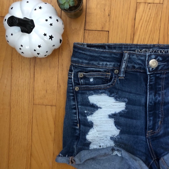 American Eagle High Rise Short - Picture 2 of 3